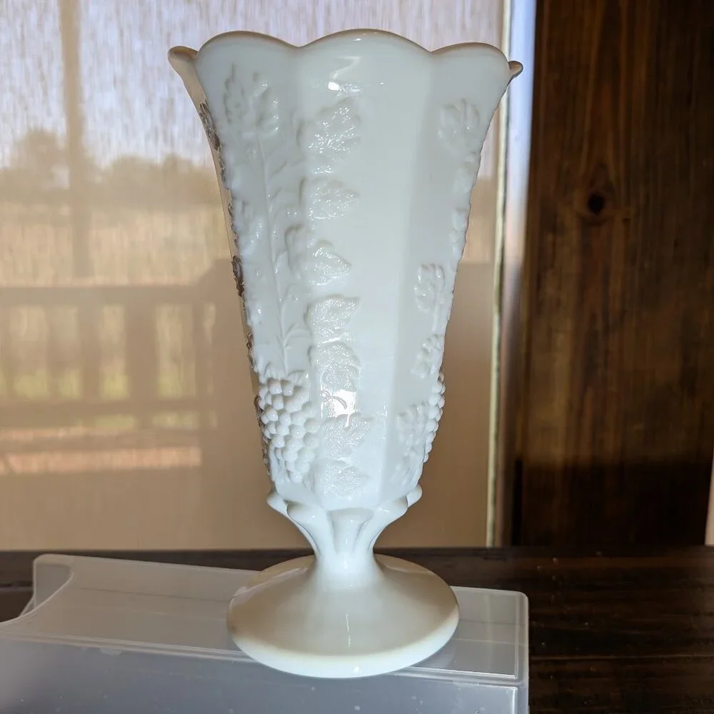 Vintage White Milk Glass Paneled Grape 7